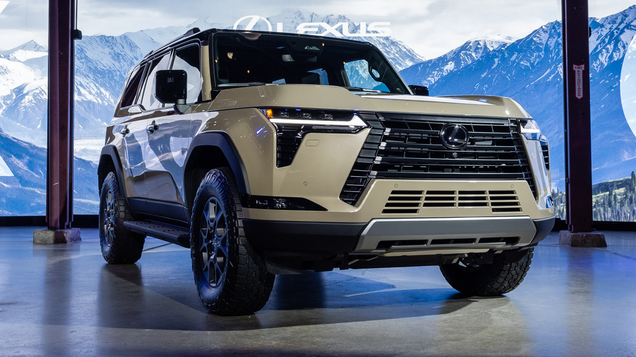 2024雷克萨斯GX首次亮相:豪华大盒子回来了!